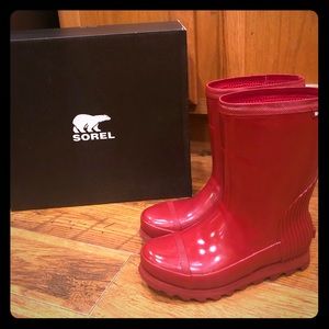 Brand new in box Sorel rain boots sz 6!